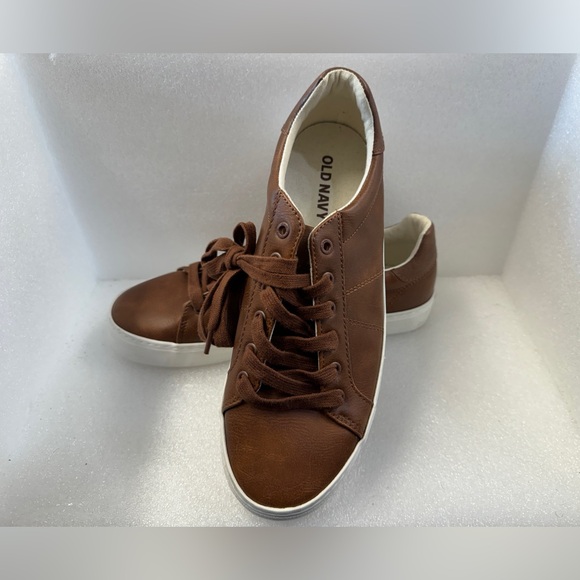 Old Navy Brown Men's Tennis Sneakers. - Picture 2 of 3